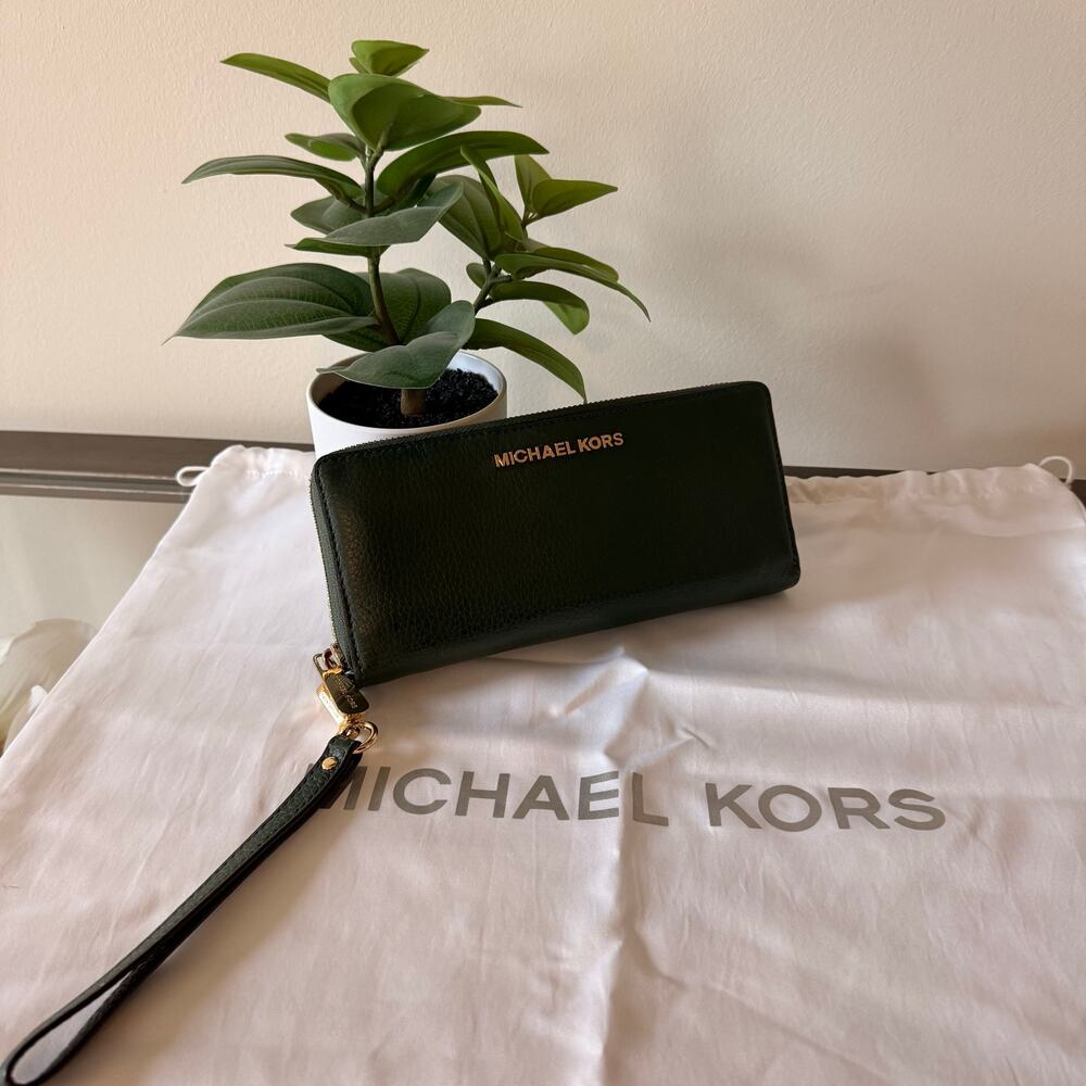 Michael Kors Forest Green Leather Zip Around Wristlet Wallet Gold Hardware